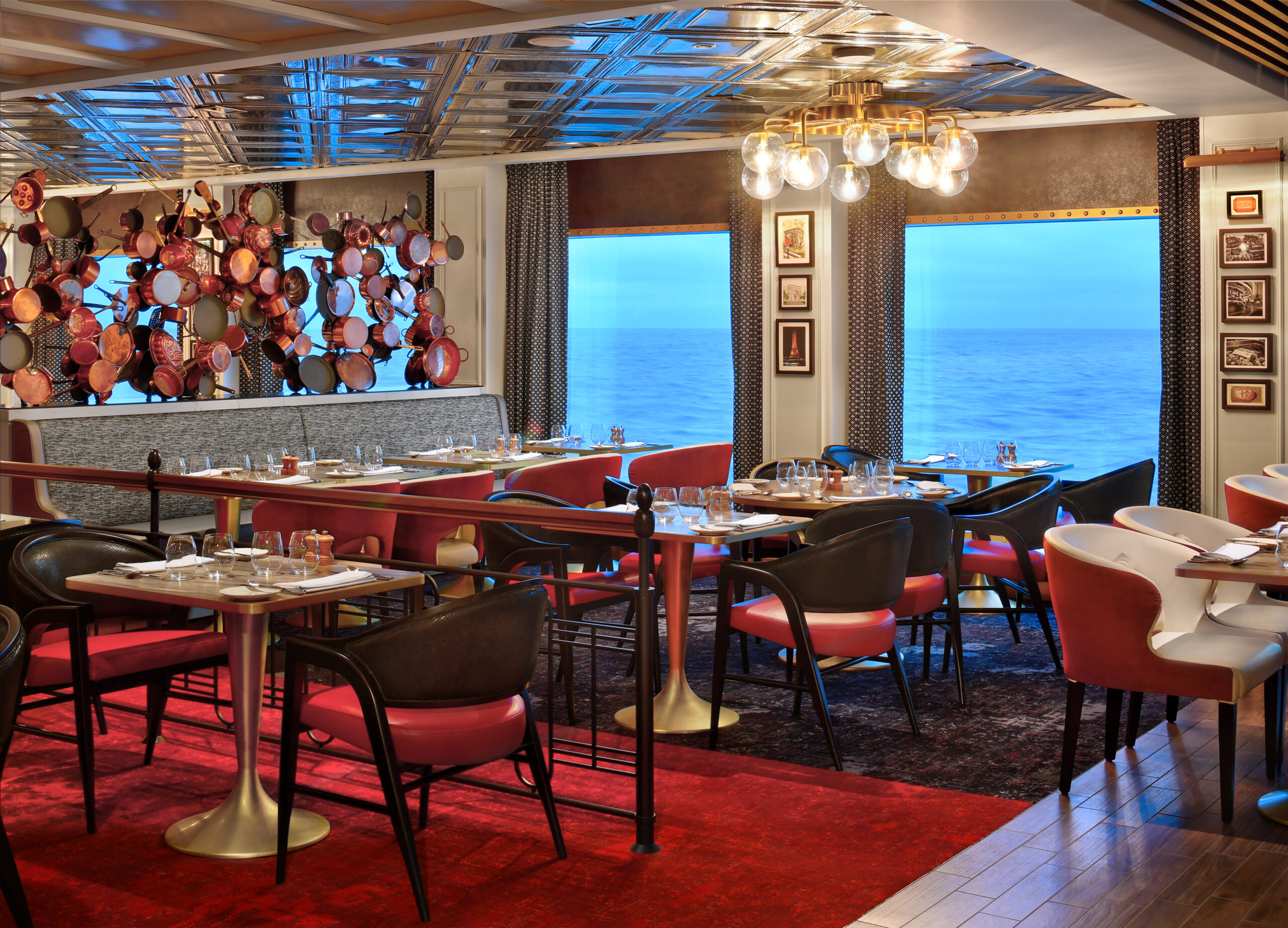 Le Grand Bistro Image